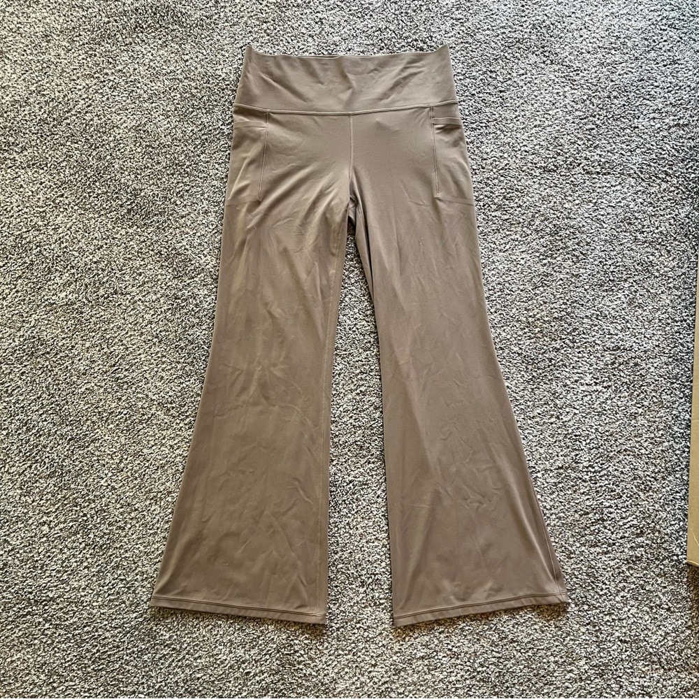 Athleta Salutation Stash Flare Pant XL